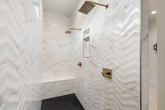 1233 Collis Ct, Newcastle, OK 73065 - bathroom featuring tiled shower
