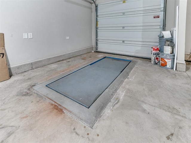 18232 Scarborough Dr, Edmond, OK 73012 - view of garage