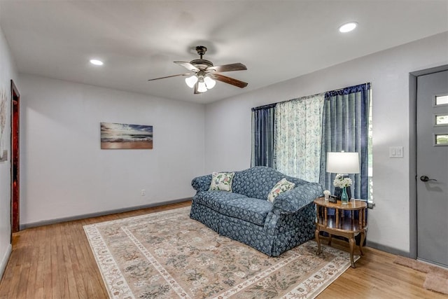 10 Burk Way, Del City, OK 73115 - living area featuring baseboards, a ceiling fan, wood finished floors, and recessed lighting