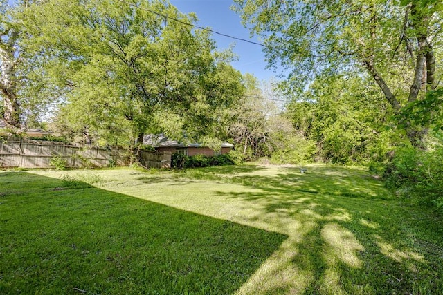 10 Burk Way, Del City, OK 73115 - view of yard with fence