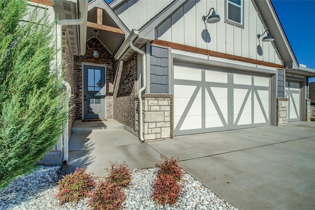 4145 Thunderhead Rd, Norman, OK 73072 - garage with concrete driveway