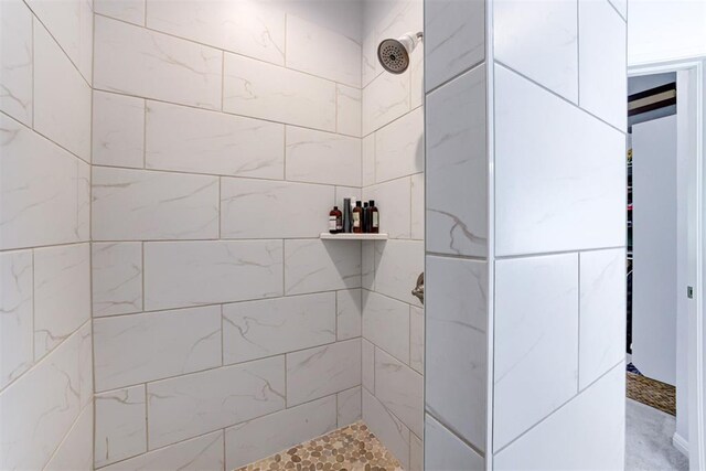 8350 Red Feather, Arcadia, OK 73007 - bathroom featuring tiled shower