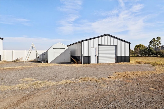view of outdoor structure with an outdoor structure
