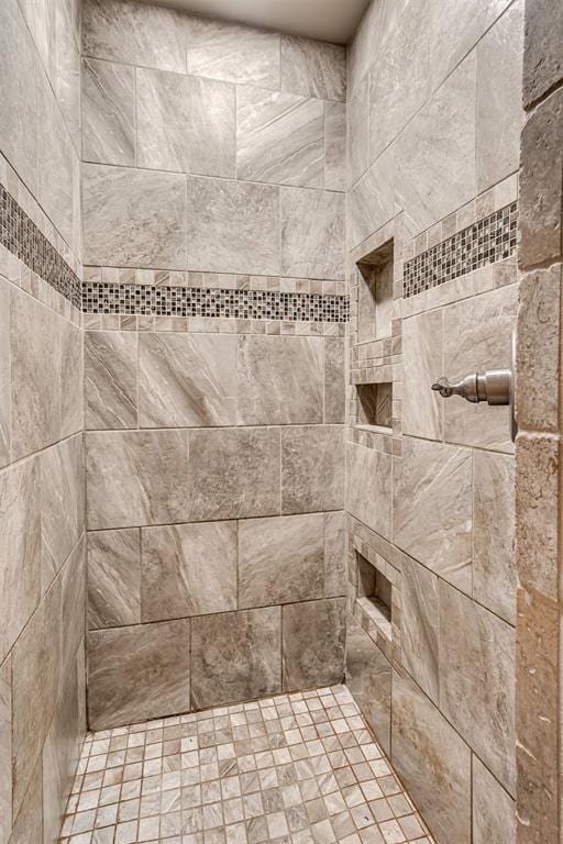 1832 Buckskin Ct, Blanchard, OK 73010 - full bathroom with tiled shower
