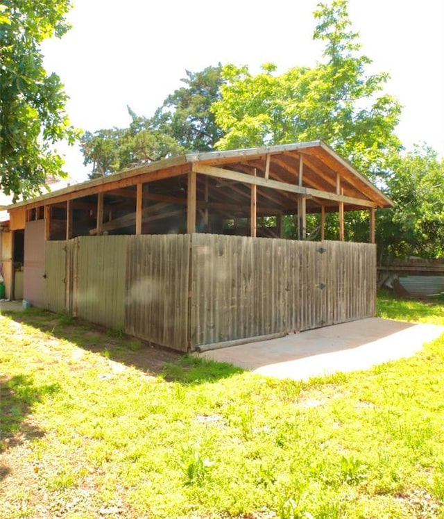 607 E Liveoak St, Altus, OK 73521 - exterior space featuring an exterior structure and an outdoor structure