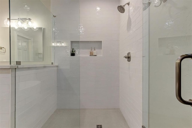 2051 Vaquero Ct, Edmond, OK 73034 - full bath featuring a tile shower