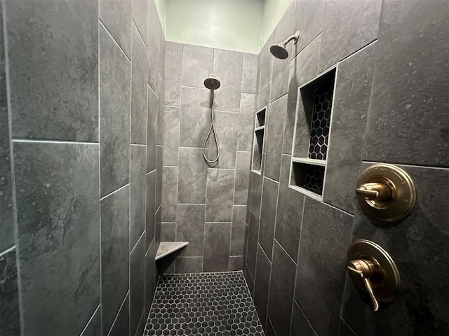 4140 Peony Cir, Piedmont, OK 73078 - full bathroom with tiled shower