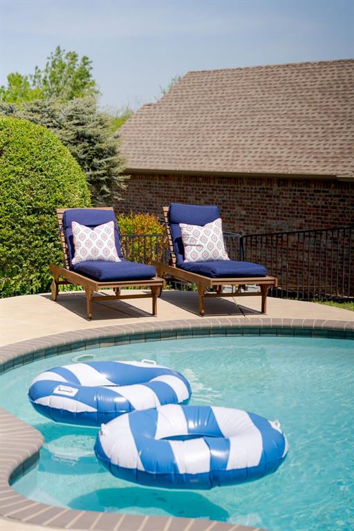 view of outdoor pool