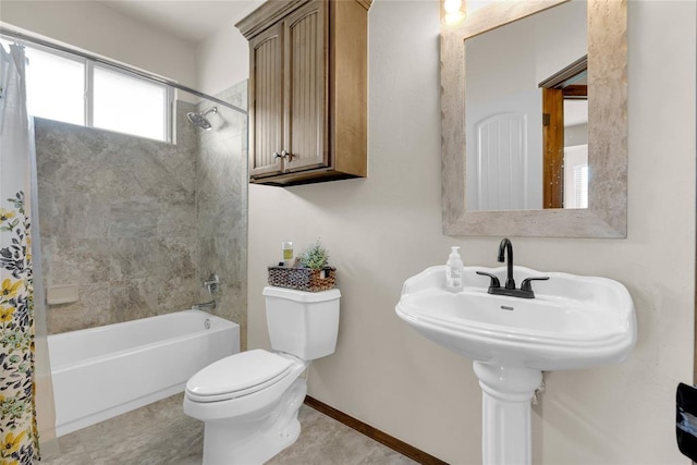 4679 Hillcrest Ln, Edmond, OK 73025 - full bath featuring shower / bathtub combination with curtain and toilet