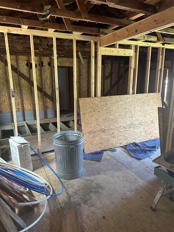 306 W Cherokee St, Jones, OK 73049 - view of misc room