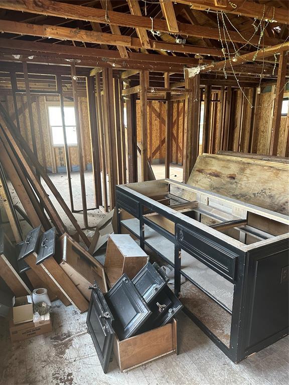 306 W Cherokee St, Jones, OK 73049 - view of miscellaneous room