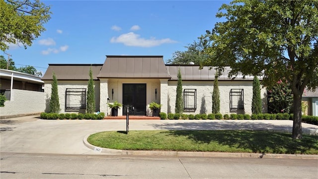 1421 Glenbrook Ter, Nichols Hills, OK 73116 - modern home featuring curved driveway