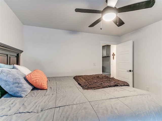 bedroom featuring ceiling fan