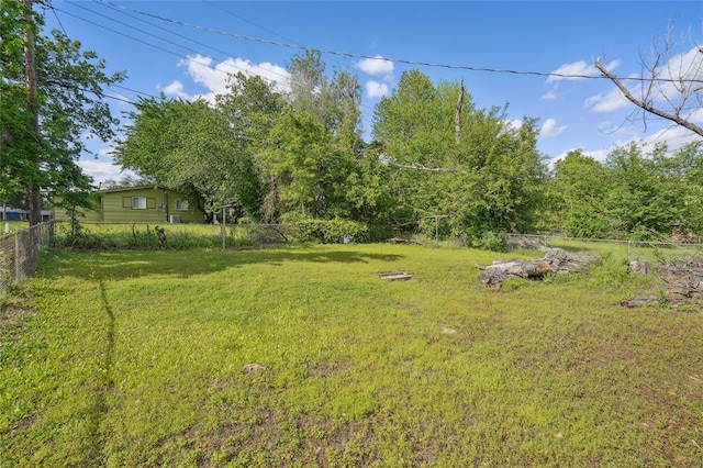 1305 Juniper Cir, Oklahoma City, OK 73110 - view of yard with fence