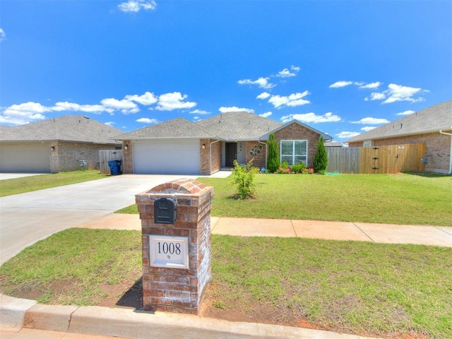 1008 S Appaloosa Ln, Mustang, OK 73064 - photo 1