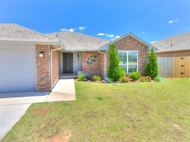 1008 S Appaloosa Ln, Mustang, OK 73064 - photo 3