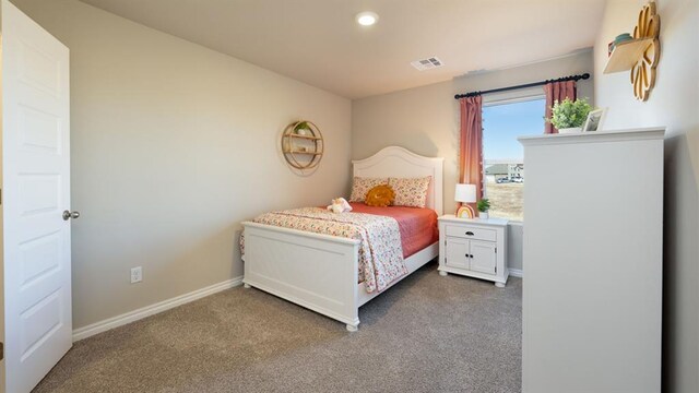 bedroom featuring visible vents, recessed lighting, carpet flooring, and baseboards