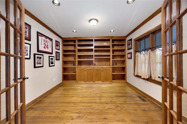 1119 Glenwood Ave, Nichols Hills, OK 73116 - interior space featuring baseboards, recessed lighting, and crown molding