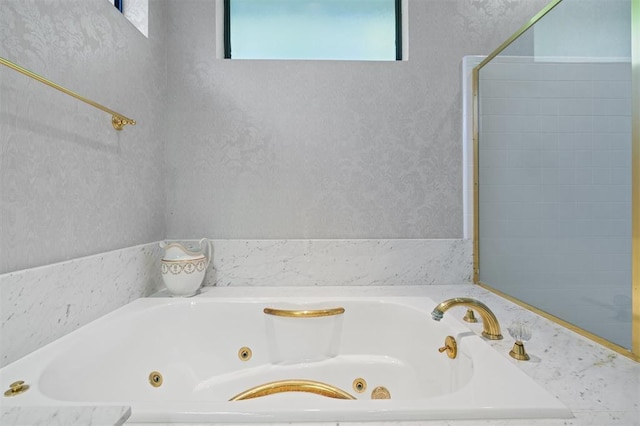 4200 Oakdale Farm Cir, Edmond, OK 73013 - bathroom with a jetted tub
