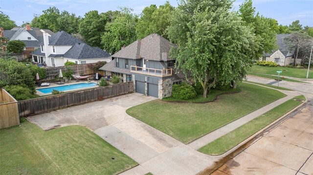 bird's eye view with a residential view