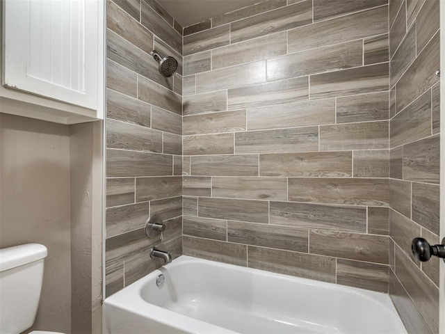 full bath featuring toilet and shower / bath combination