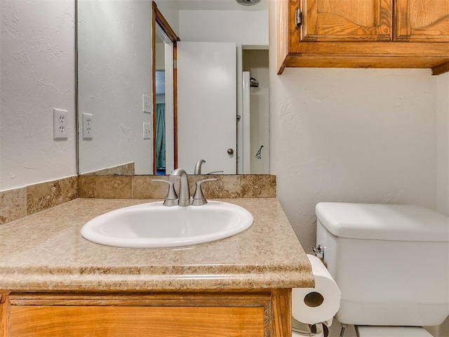 10601 Songbird Ln, Oklahoma City, OK 73130 - bathroom with vanity and toilet