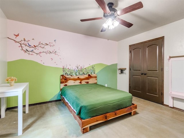 bedroom featuring a ceiling fan