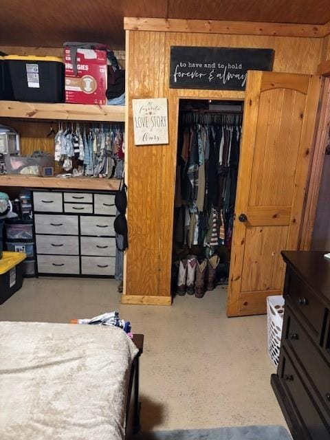 bedroom featuring a closet