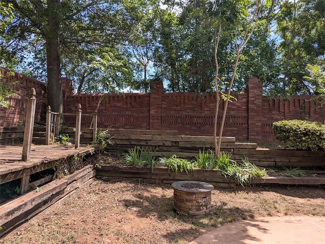 900 Walnut Pl, Norman, OK 73072 - fenced backyard featuring a deck
