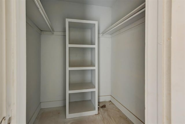 1629 Birch St, Oklahoma City, OK 73108 - view of walk in closet