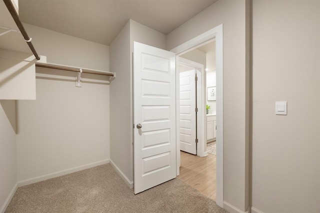 10232 NW 28th St, Yukon, OK 73099 - spacious closet with light carpet