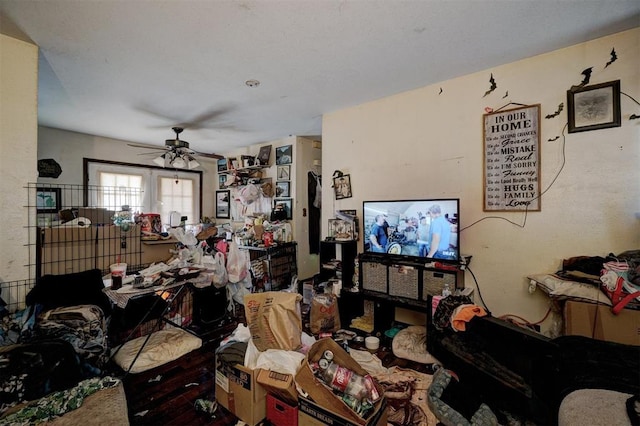 1008 Juniper Ave, Oklahoma City, OK 73130 - living area featuring ceiling fan