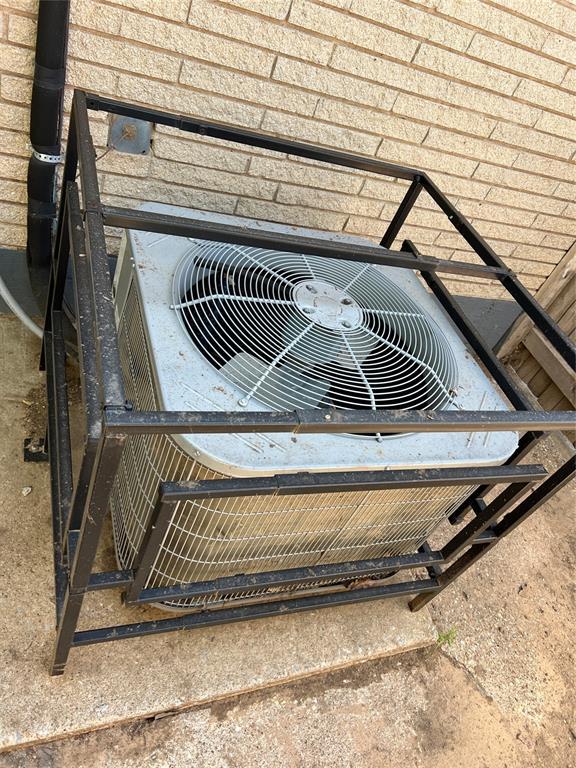 924 N Bradley Ave, Oklahoma City, OK 73127 - details with cooling unit
