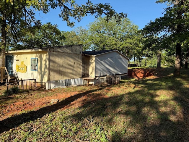exterior space featuring a yard