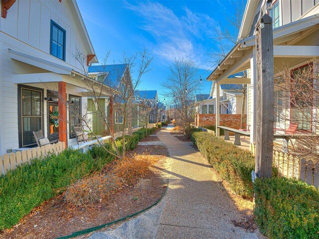 view of yard with a residential view