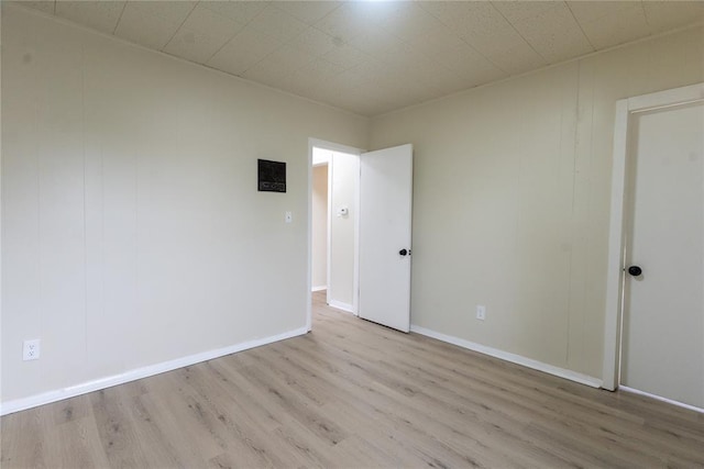 624 SW 44th St, Oklahoma City, OK 73109 - unfurnished room with baseboards and wood finished floors