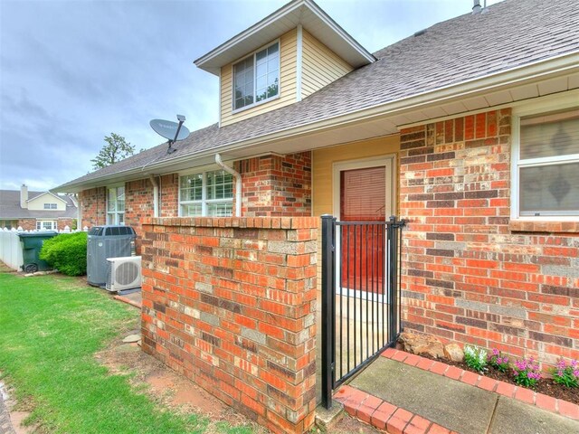 9011 S Timberview Dr, Midwest City, OK 73130 - photo 4