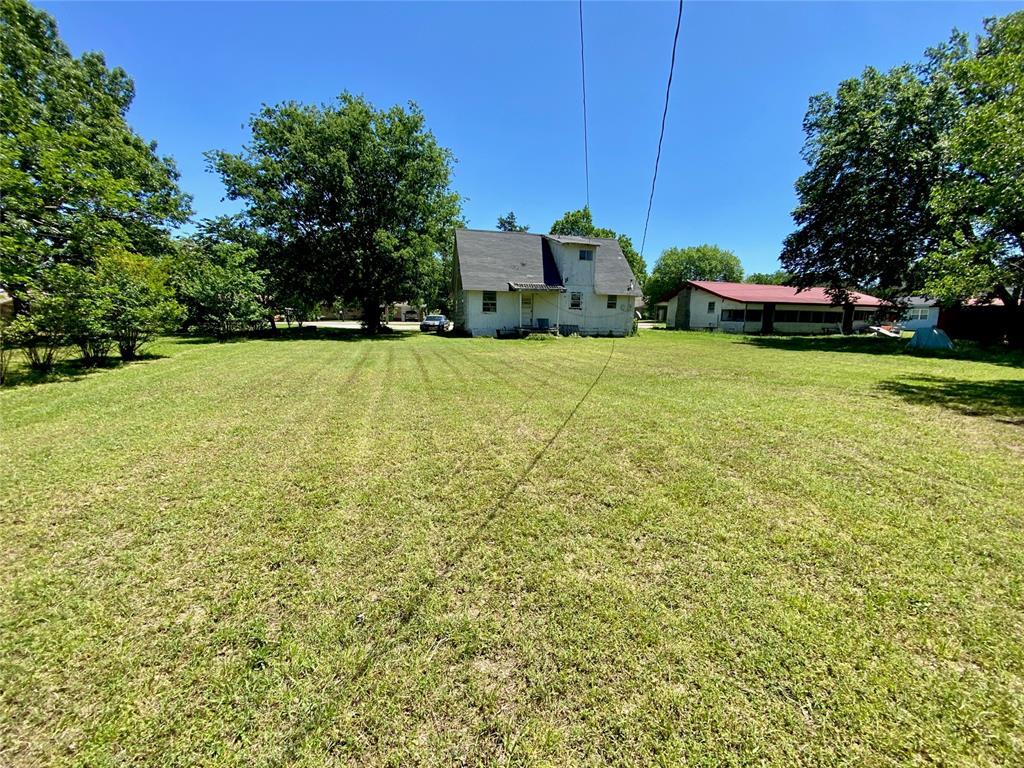 903 N 3rd St, Okemah, OK 74859 - view of grassy yard
