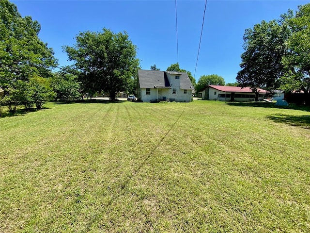 903 N 3rd St, Okemah, OK 74859 - view of grassy yard