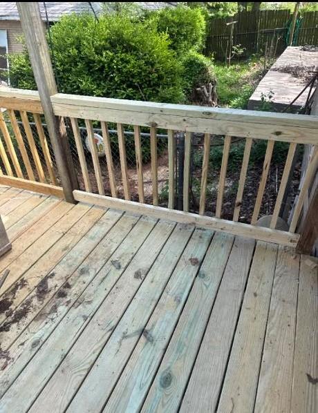 deck featuring fence