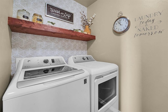 107 Chuckwagon Way, Elk City, OK 73644 - laundry room with laundry area and washing machine and dryer