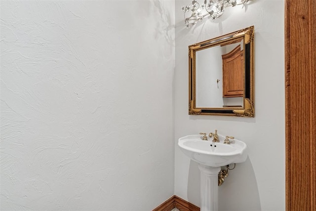 12700 Jabez Rd, Edmond, OK 73013 - view of bathroom