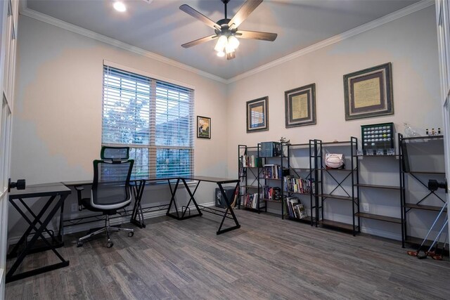 office space with wood finished floors, ceiling fan, crown molding, and baseboards