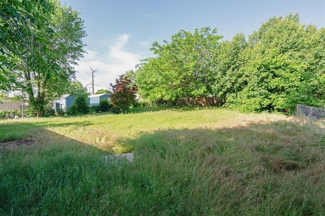 1662 NE 6th St, Moore, OK 73160 - view of yard