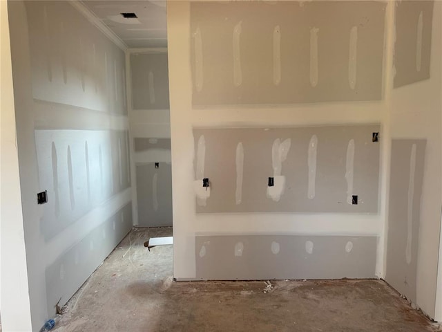 920 Hidden View Acres Dr, Blanchard, OK 73010 - laundry room with ornamental molding