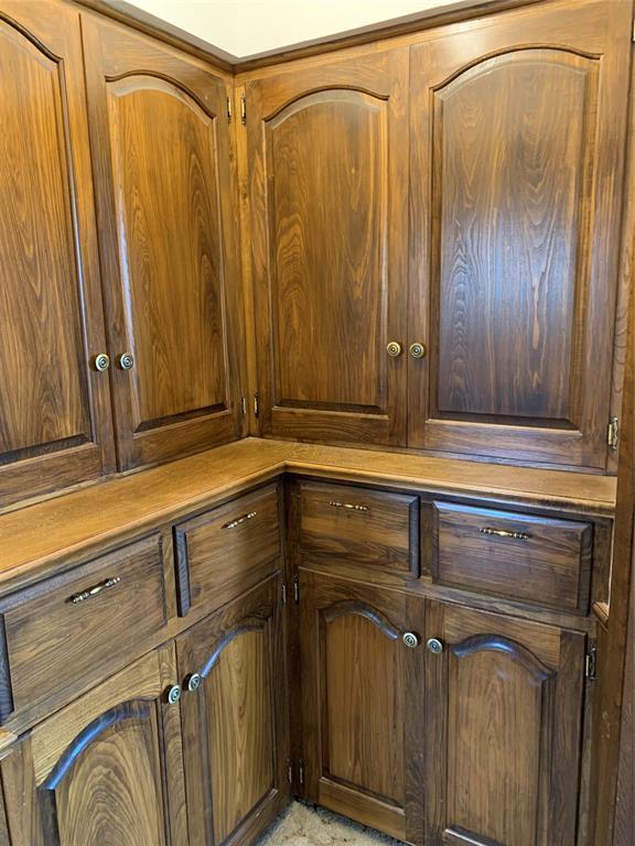310 Walter Way, Anadarko, OK 73005 - view of room details