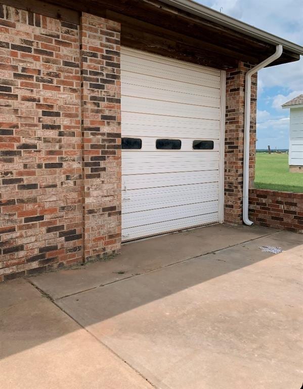 310 Walter Way, Anadarko, OK 73005 - view of garage