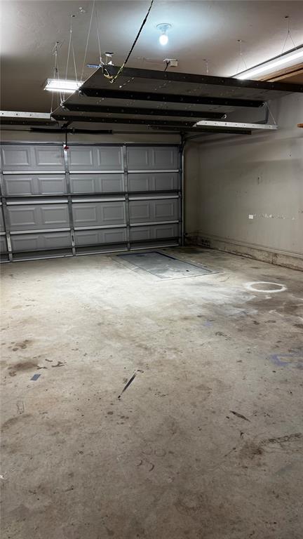 1328 Ridgeway Dr, Moore, OK 73160 - view of garage