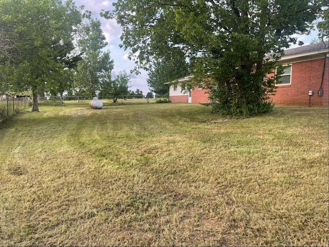 329131 E Lincoln St, Harrah, OK 73045 - view of yard