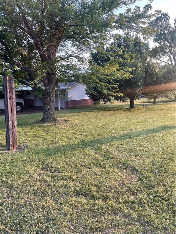 329131 E Lincoln St, Harrah, OK 73045 - view of green lawn